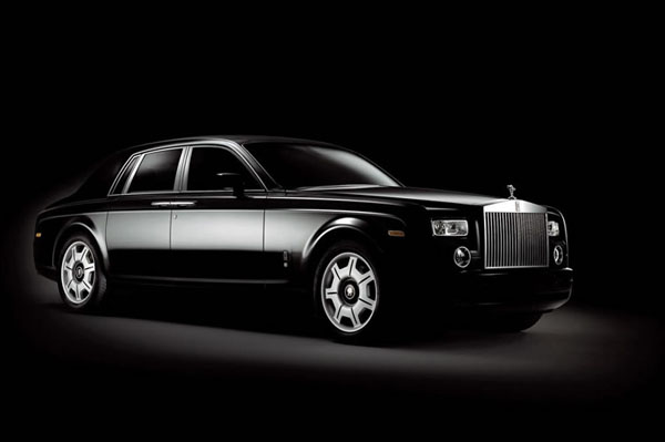 limousine-Rolls-Royce-Phantom-Black-Bison.jpg