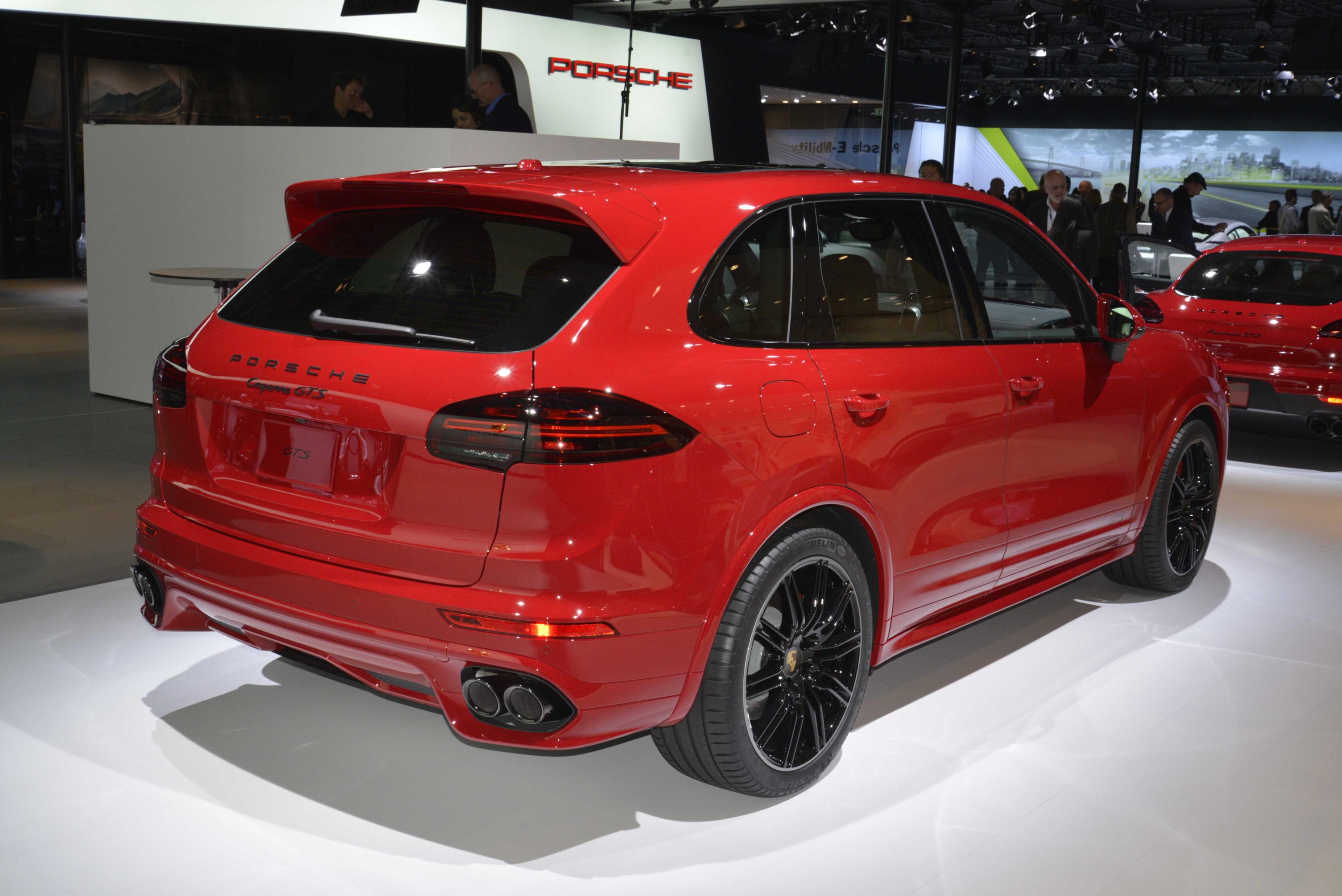 porsche-911-carrera-gts-and-2015-cayenne-gts-paint-la-in-carmine-red-live-photos_8.jpg